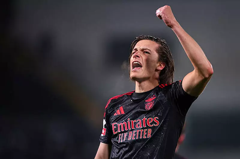 ألفارو كاريراس